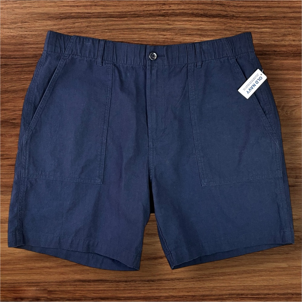 Old Navy Men’s 9” Navy Blue Shorts. Relaxed Fit. Large. NWT